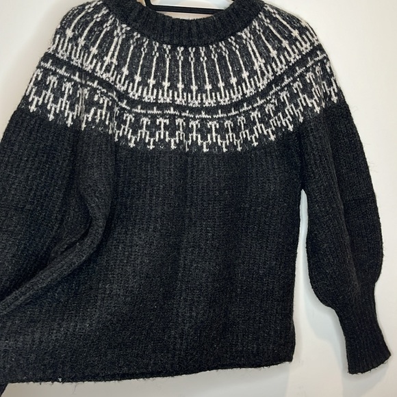 Universal Thread knit balloon sleeve pullover sweater. - Picture 4 of 6